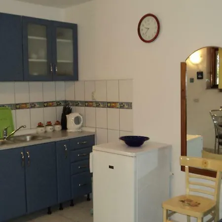 Tomy, Necujam,island Solta Apartment *